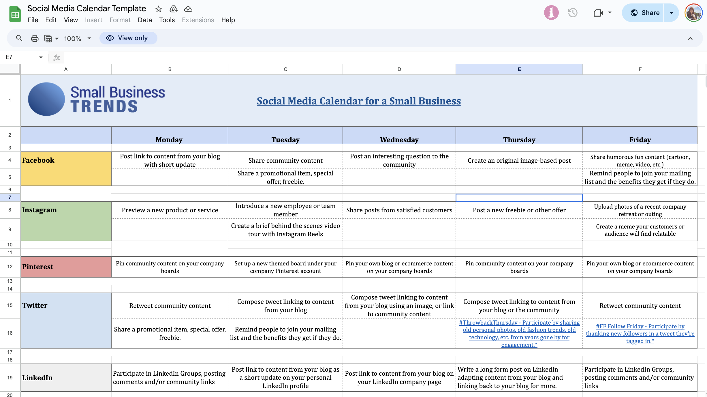 Captura de pantalla de la mejor hoja de cálculo de calendario de contenidos para 2024. El diseño incluye pestañas para diferentes plataformas como Facebook, Instagram, Pinterest, Twitter y LinkedIn con estrategias detalladas de publicación diaria.