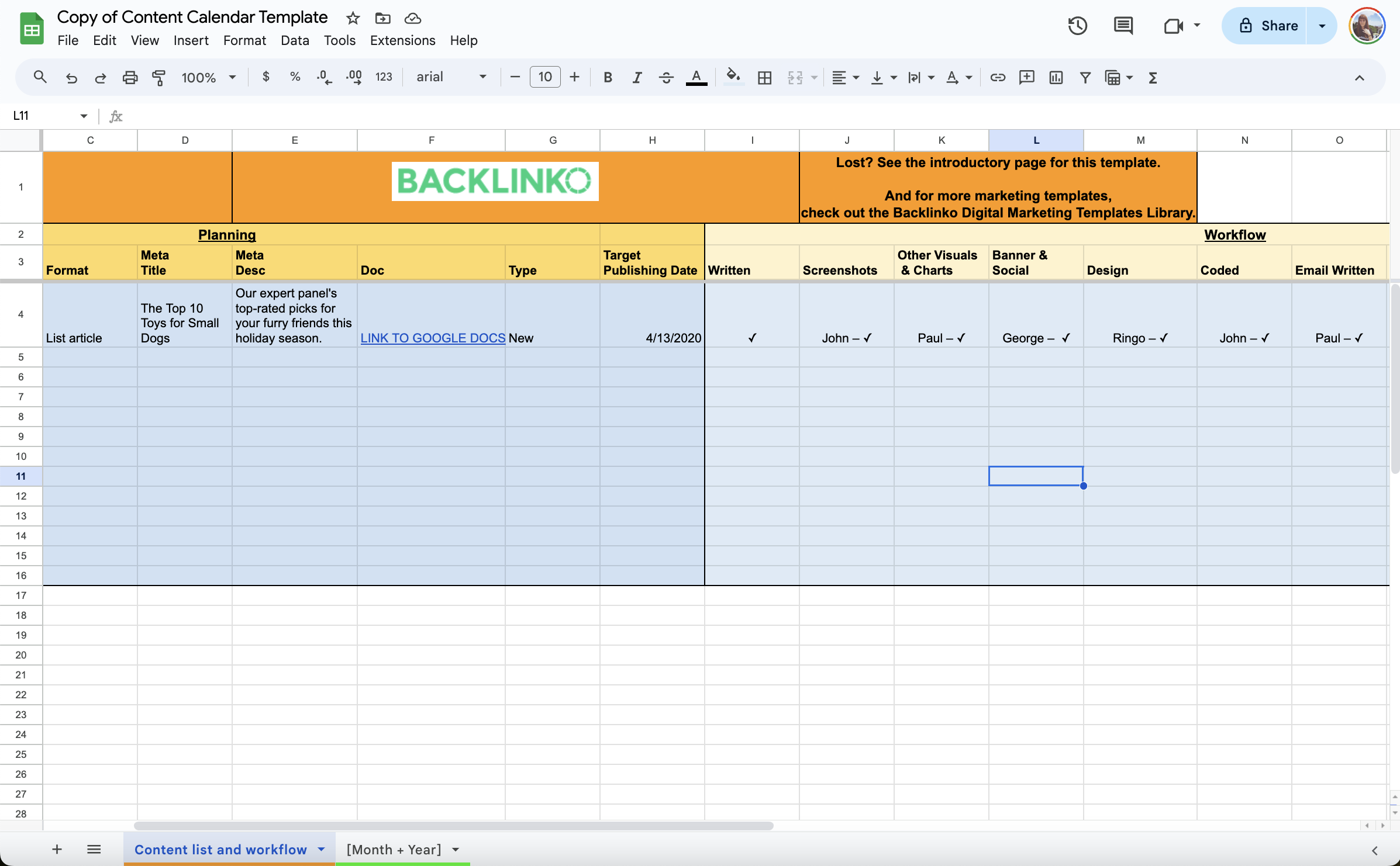 Une capture d'écran du modèle de calendrier de contenu de Backlinko avec des colonnes pour la date, le format, le titre, le message principal, les tâches, le propriétaire, la bannière, le design. 